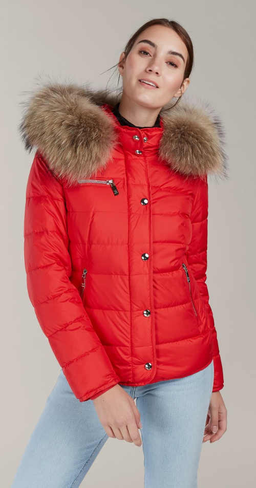 Piros női kabát pehely töltéssel és mosómedve szőrmével