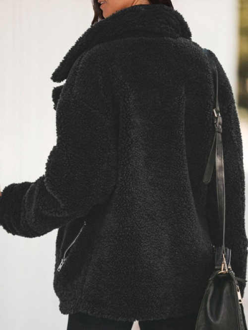 Szőrös fekete téli kabát