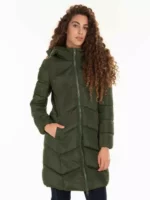 Női hosszú kabát modern steppelt dizájnban
