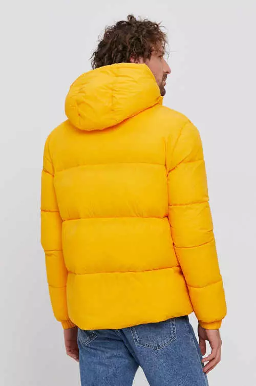 Sárga rövid steppelt kabát