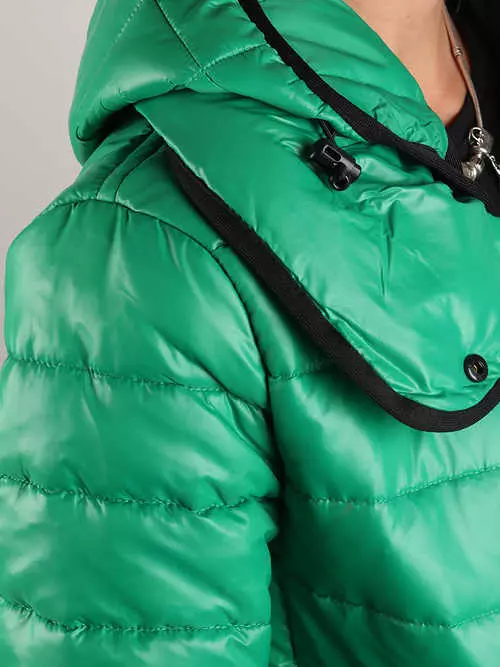 Sportos női téli kabát tökéletes nyakvédelemmel