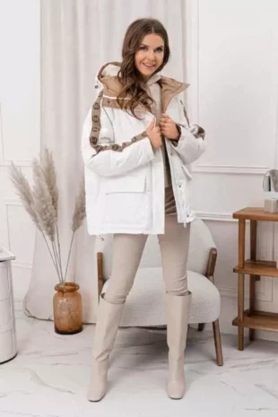 Bézs-fehér női modern kabát praktikus kapucnival